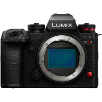 Panasonic LUMIX S1R II with S 24-105mm f/4 Macro OIS Lens